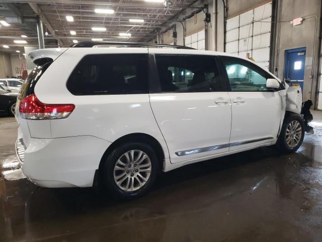 2013 Toyota Sienna XLE