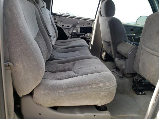 2004 Chevrolet Suburban C1500