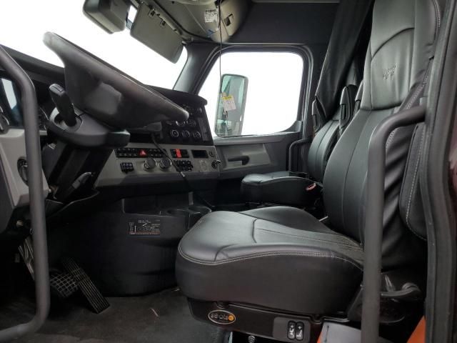 2022 Freightliner Cascadia 126