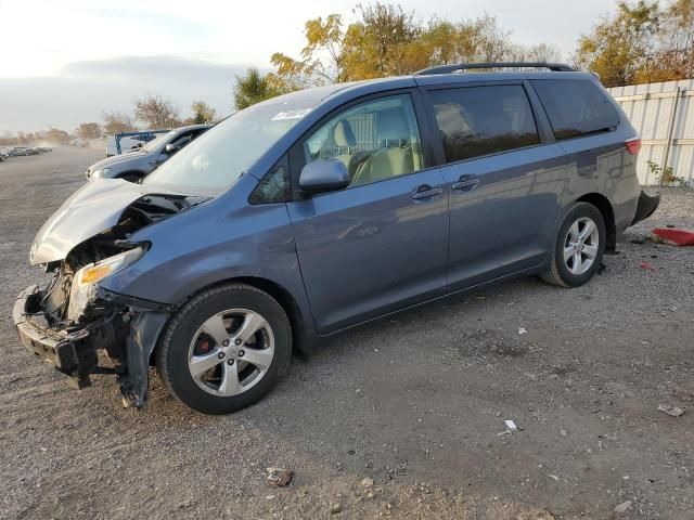 2015 Toyota Sienna LE