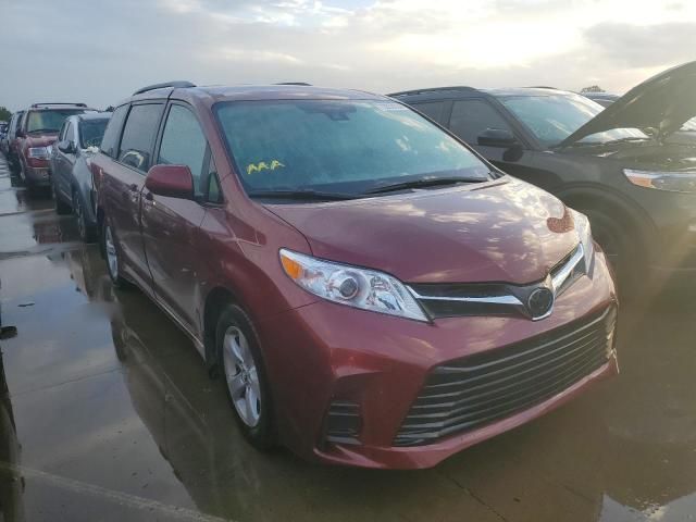 2019 Toyota Sienna LE