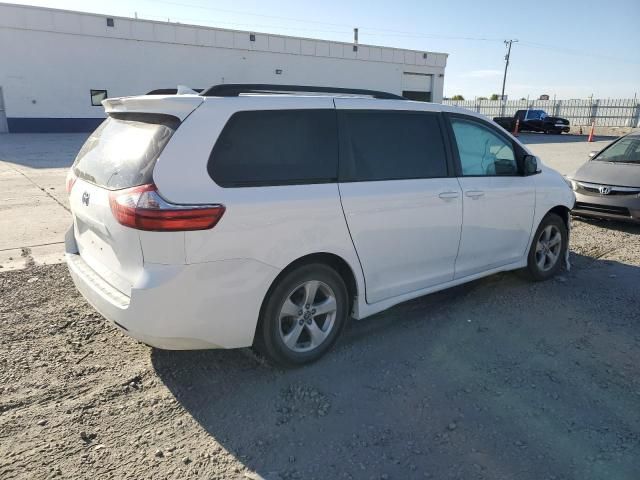 2020 Toyota Sienna LE