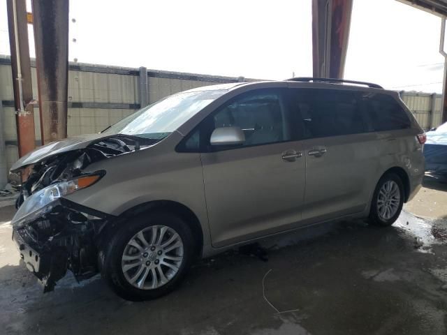 2015 Toyota Sienna XLE