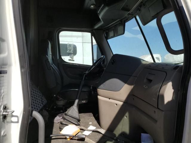 2017 Freightliner Cascadia 113