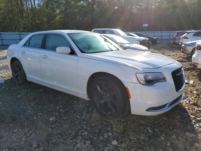 2018 Chrysler 300 Touring