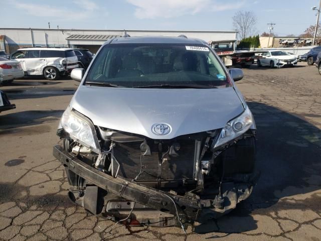 2016 Toyota Sienna XLE