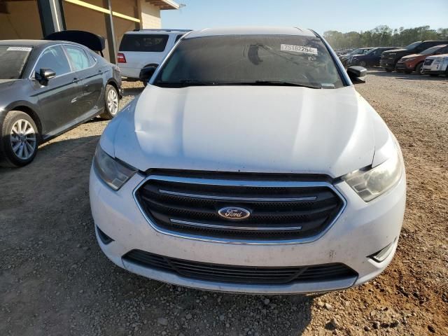 2014 Ford Taurus SE