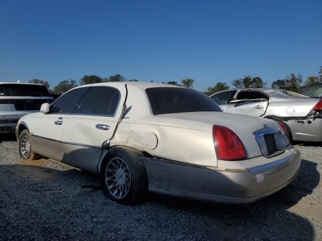 2002 Lincoln Town Car Signature