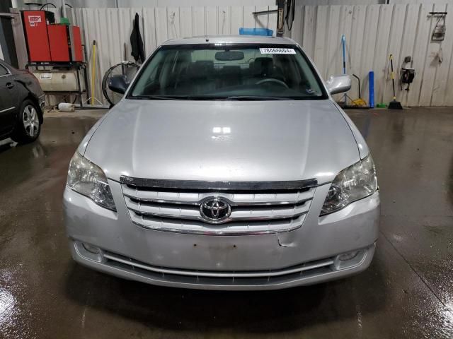 2005 Toyota Avalon XL