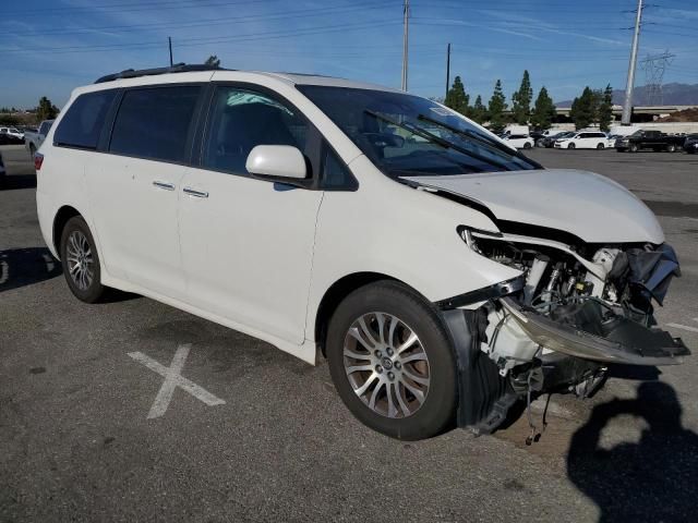 2018 Toyota Sienna XLE