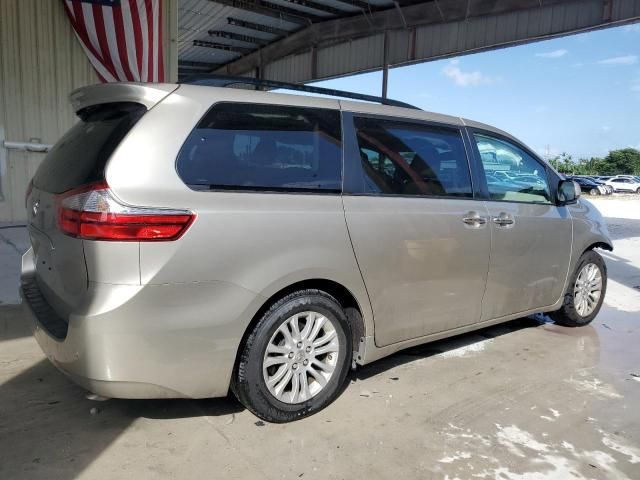 2015 Toyota Sienna XLE