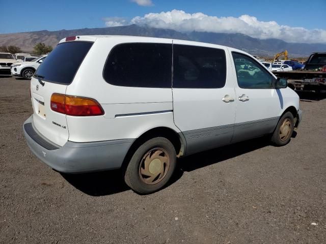 2000 Toyota Sienna LE