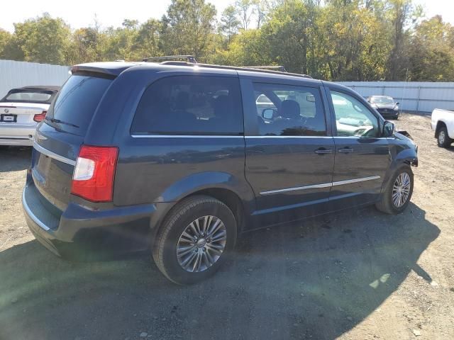 2014 Chrysler Town & Country Touring L