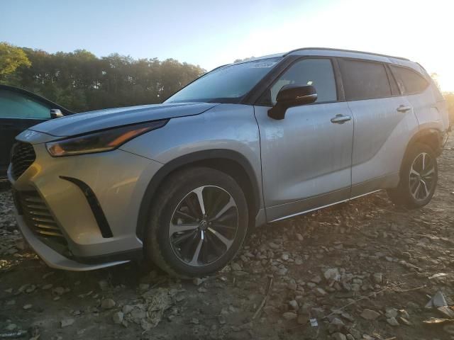 2022 Toyota Highlander XSE