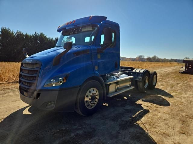 2019 Freightliner Cascadia 116