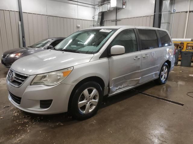 2010 Volkswagen Routan SE