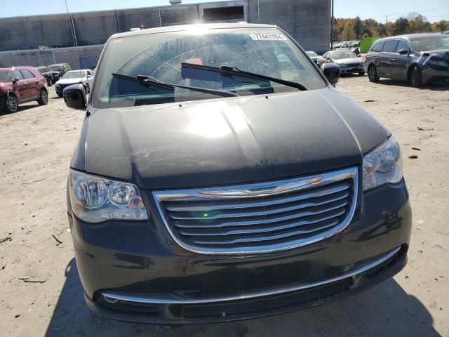 2016 Chrysler Town & Country Touring