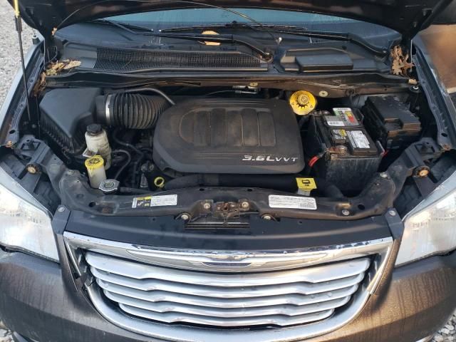 2016 Chrysler Town & Country Touring