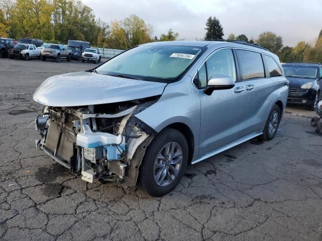 2021 Toyota Sienna XLE