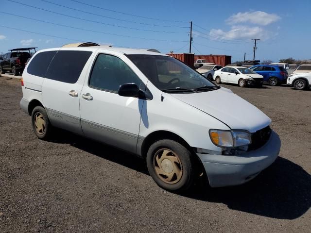 2000 Toyota Sienna LE