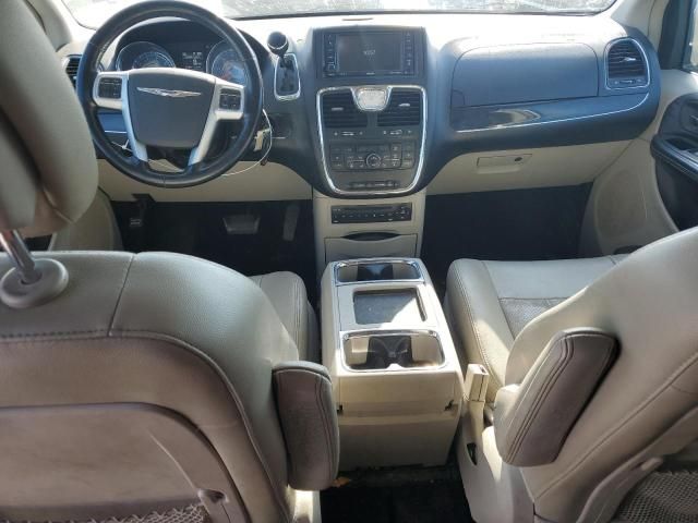 2013 Chrysler Town & Country Touring L