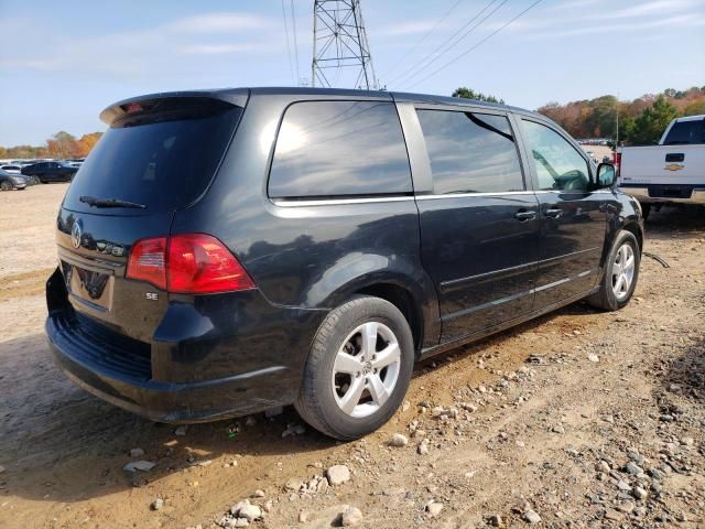 2010 Volkswagen Routan SE