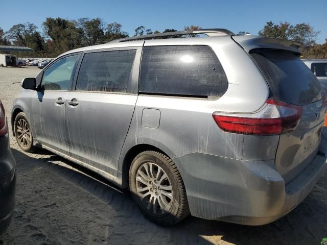 2018 Toyota Sienna XLE