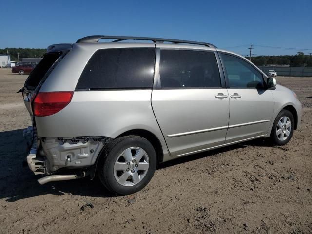 2005 Toyota Sienna XLE