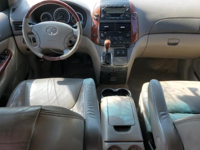 2005 Toyota Sienna XLE