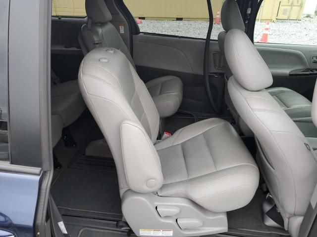 2018 Toyota Sienna XLE