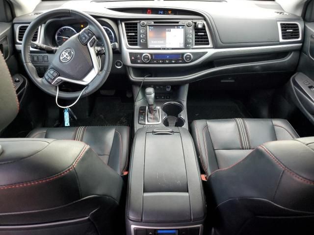 2019 Toyota Highlander SE