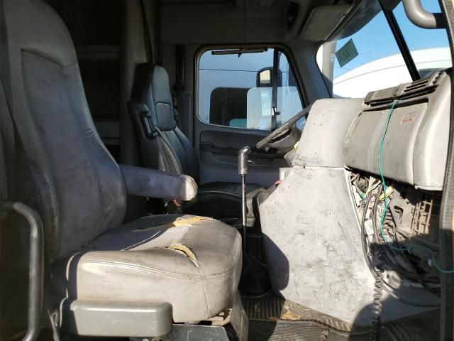 2009 Freightliner Conventional Columbia