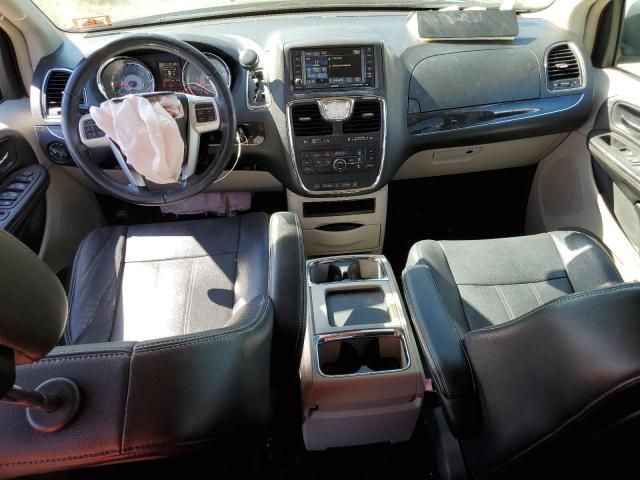 2014 Chrysler Town & Country Touring L