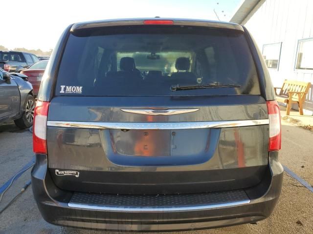 2014 Chrysler Town & Country Touring L