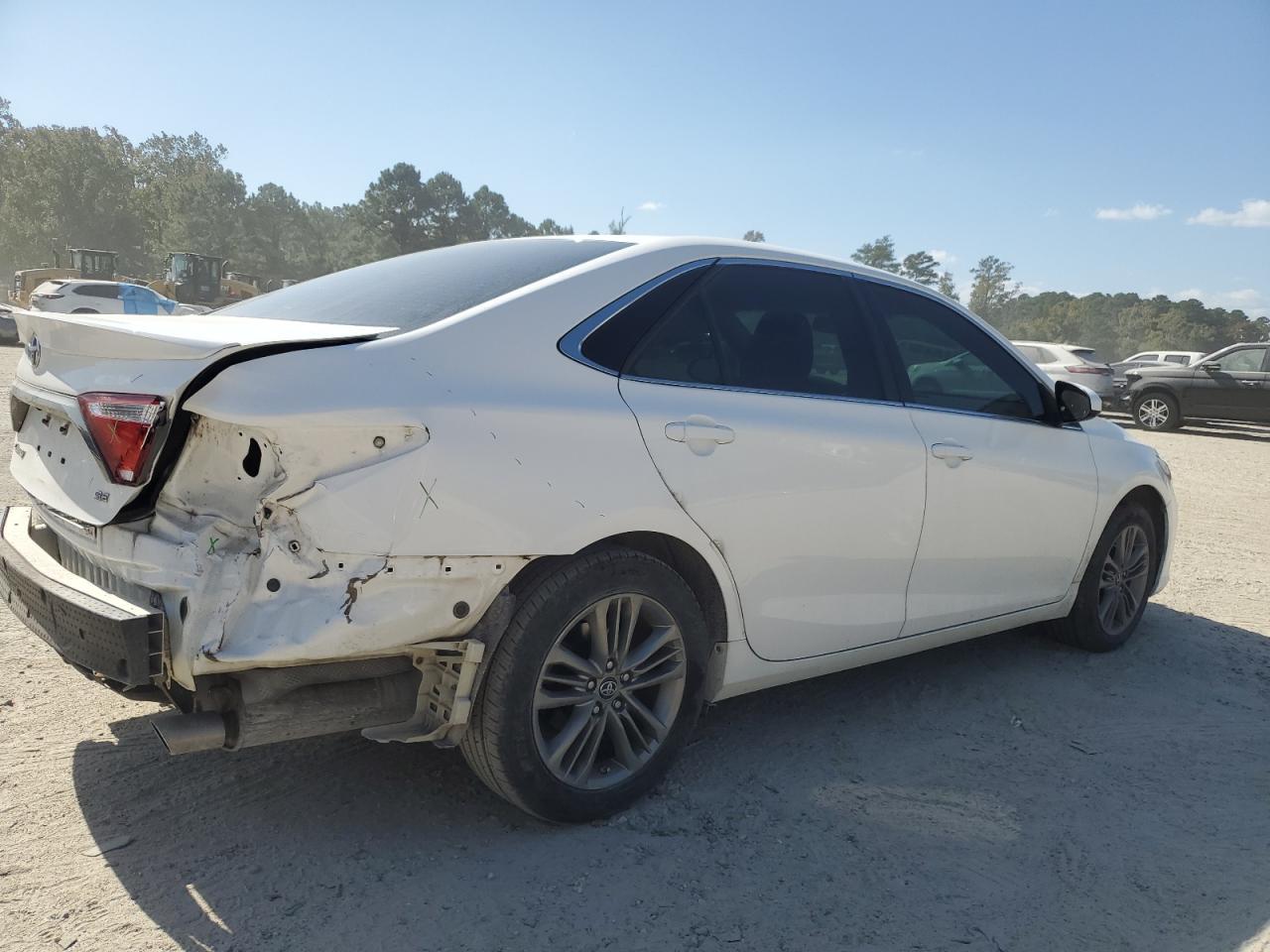 2016 Toyota Camry le
