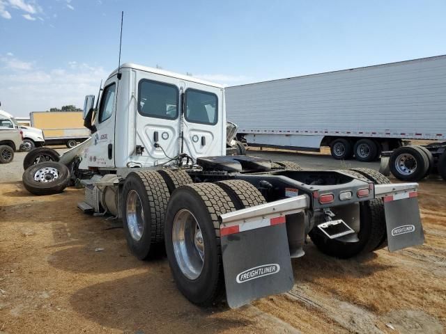 2025 Freightliner Cascadia 126