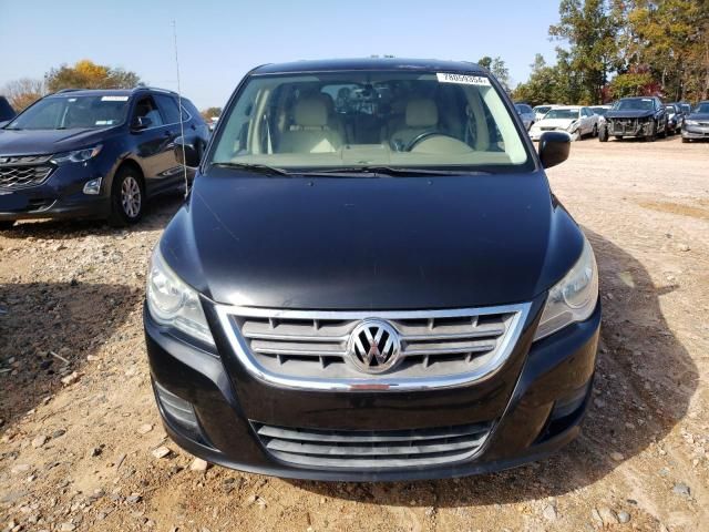 2010 Volkswagen Routan SE