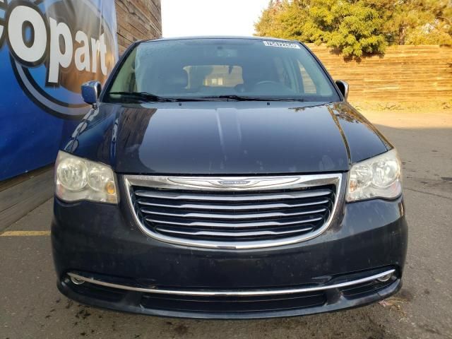 2013 Chrysler Town & Country Touring L