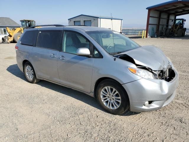 2013 Toyota Sienna XLE