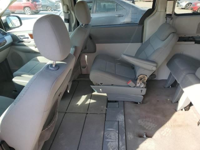 2010 Chrysler Town & Country Touring