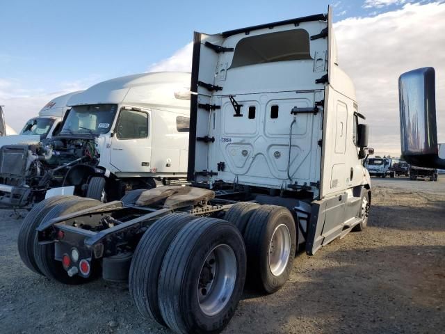 2017 Freightliner Cascadia 113