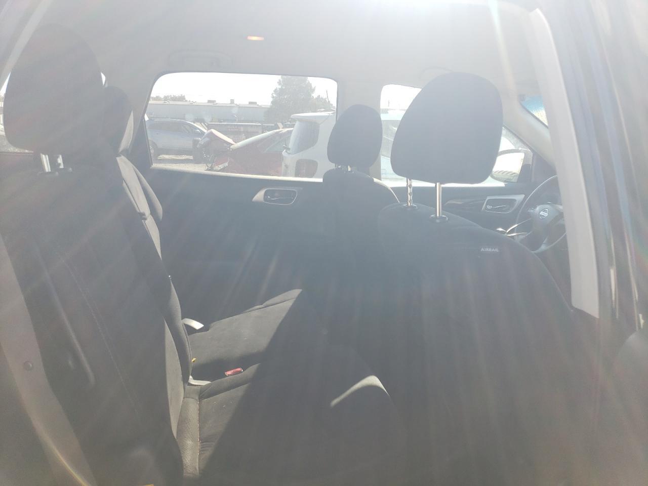 2013 Nissan Pathfinder s