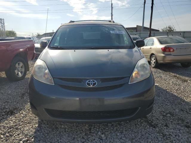 2010 Toyota Sienna CE