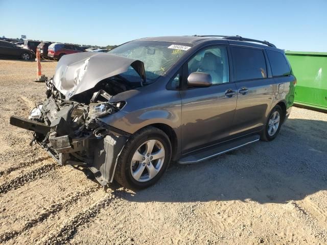 2014 Toyota Sienna LE