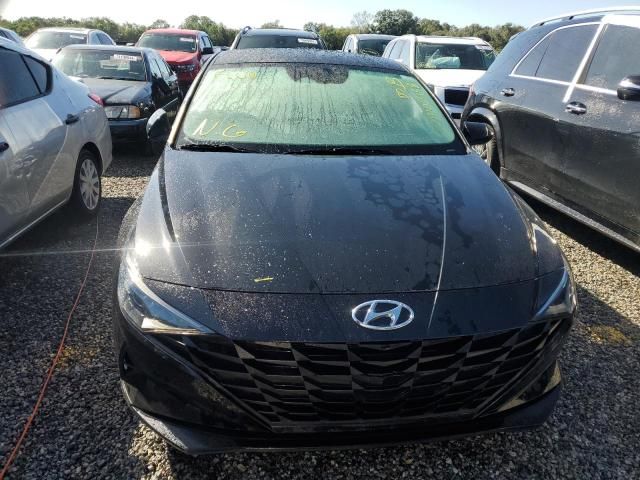 2022 Hyundai Elantra SE