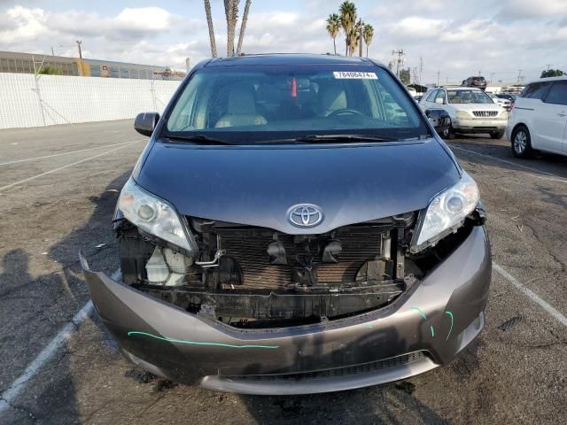 2016 Toyota Sienna XLE