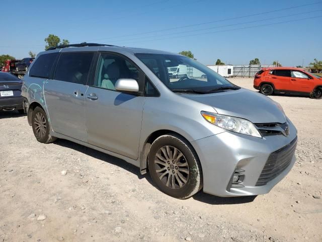 2020 Toyota Sienna XLE