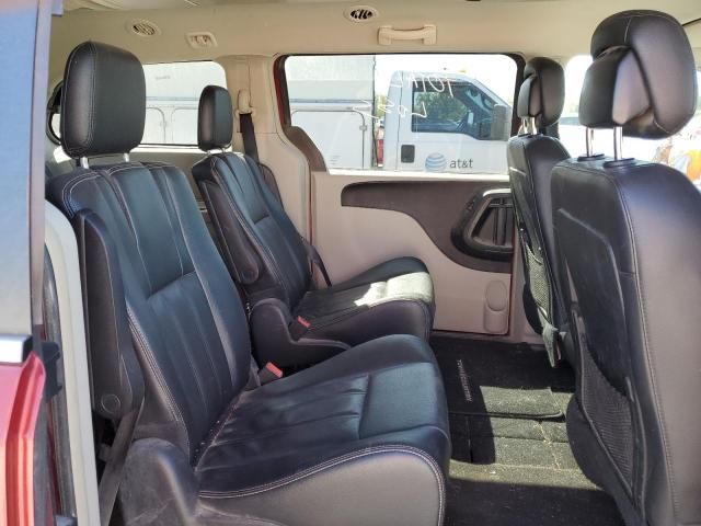 2014 Chrysler Town & Country Touring