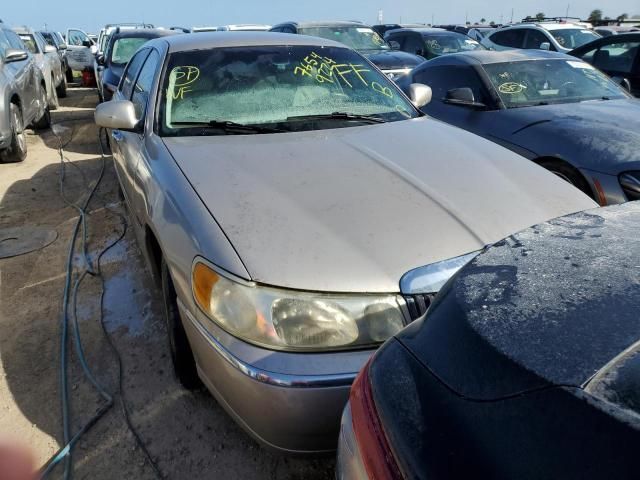 2002 Lincoln Town Car Signature