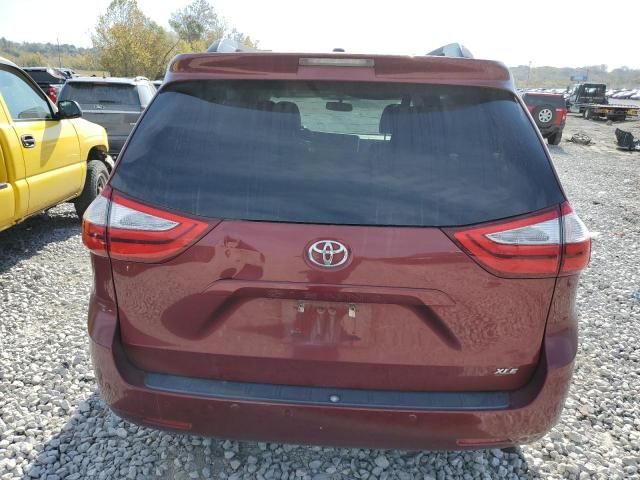 2016 Toyota Sienna XLE